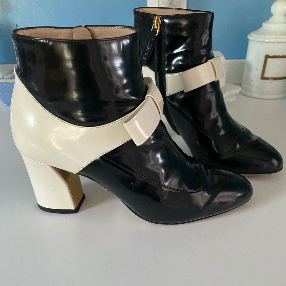 GUCCI Nimue Black and White Leather Ankle Boots Size 5.5 $1250